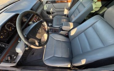 Mercedes-benz-e300-diesel-1995-black-3