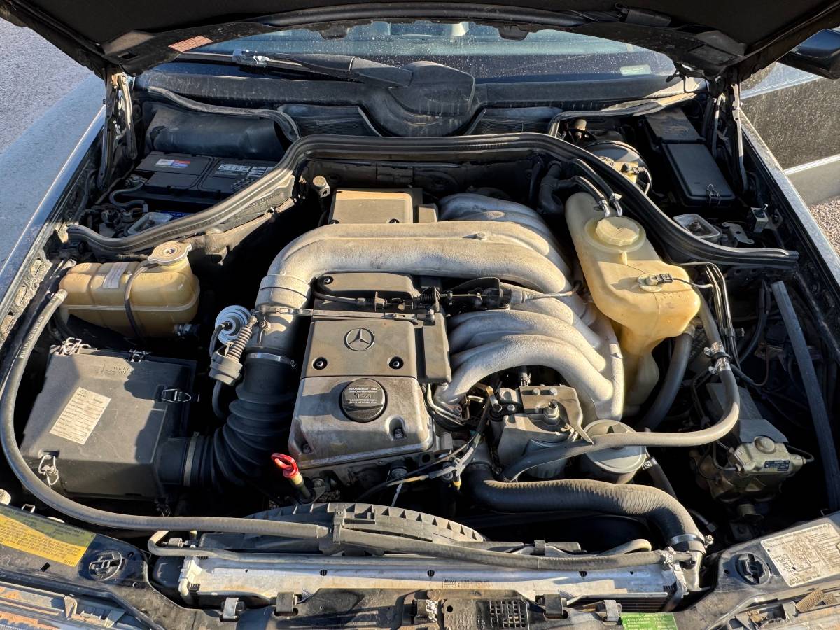 Mercedes-benz-e300-diesel-1995-black-8