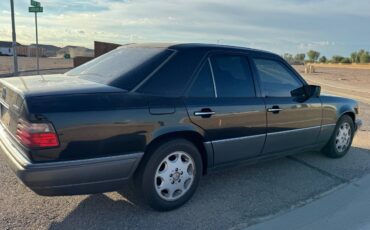 Mercedes-benz-e300-diesel-1995-black-9