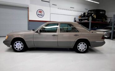 Mercedes-benz-e320-1994-1