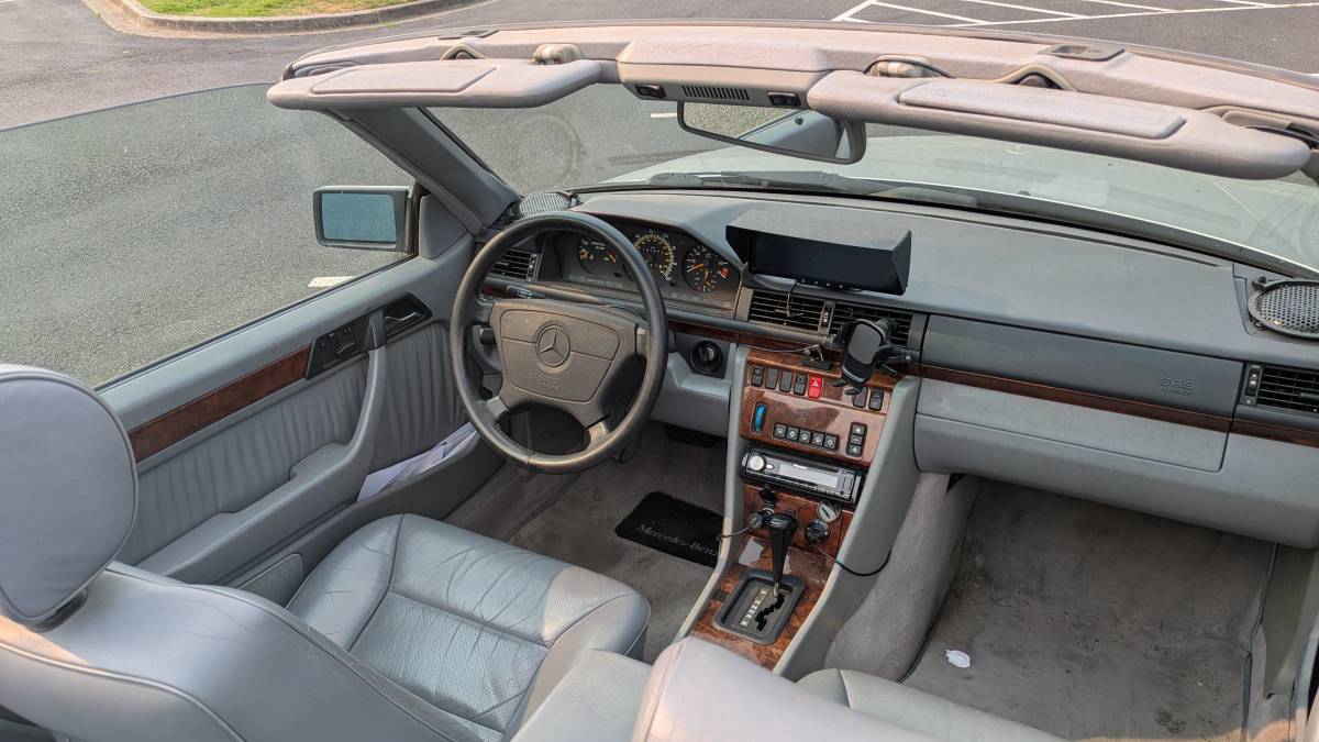 Mercedes-benz-e320-1994-silver-2