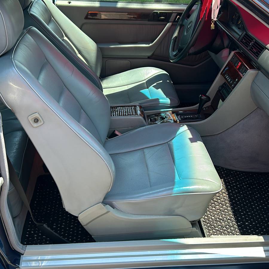 Mercedes-benz-e320-1995-8