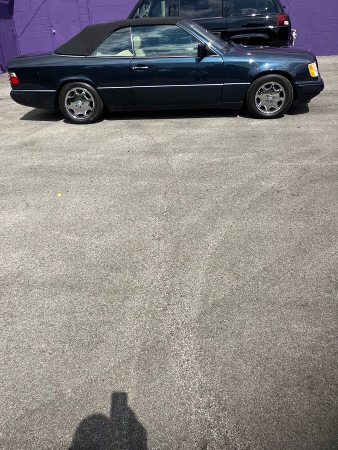 Mercedes-benz-e320-1995-blue-3