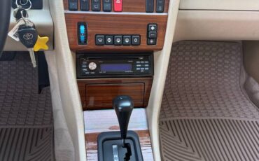 Mercedes-benz-e320-1995-white-10