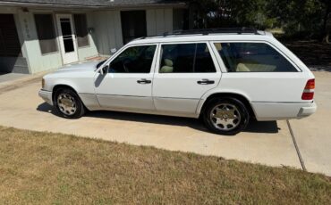 Mercedes-benz-e320-1995-white-14