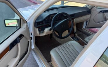 Mercedes-benz-e320-1995-white-9