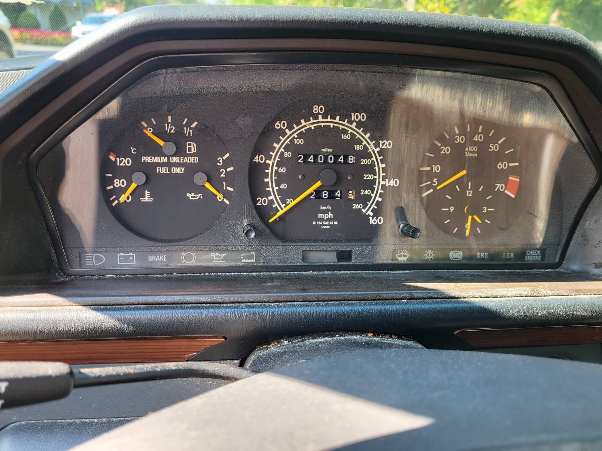 Mercedes-benz-e320-wagon-1995-black-1
