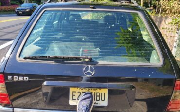 Mercedes-benz-e320-wagon-1995-black-6
