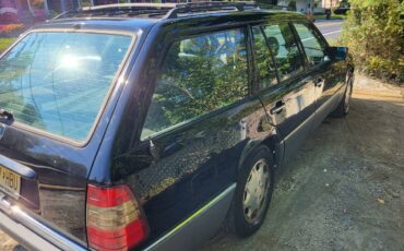 Mercedes-benz-e320-wagon-1995-black-8