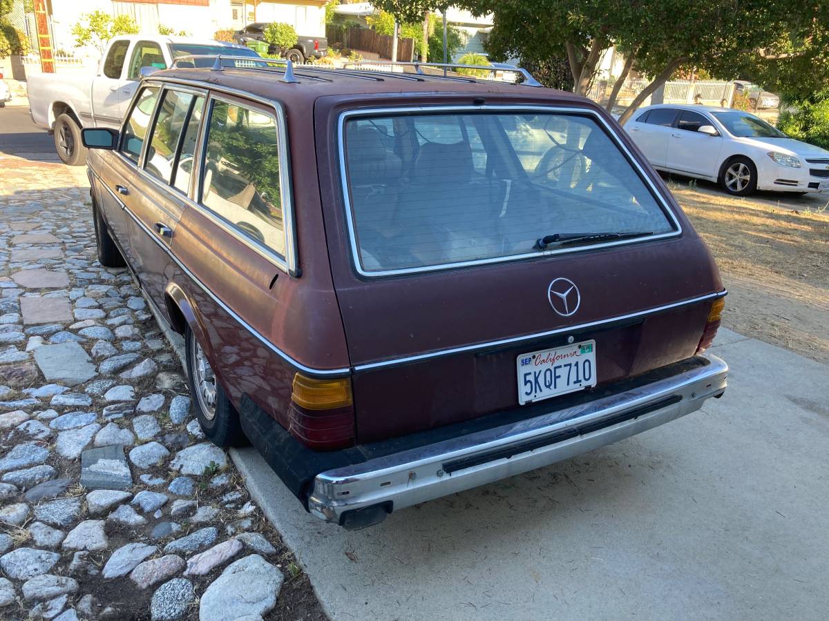 Mercedes-benz-e350-diesel-1984-1