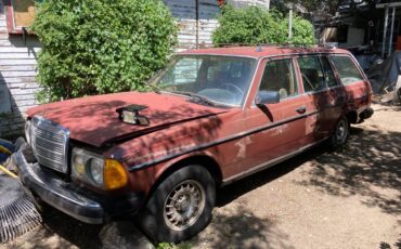 Mercedes-benz-e350-diesel-1984-5
