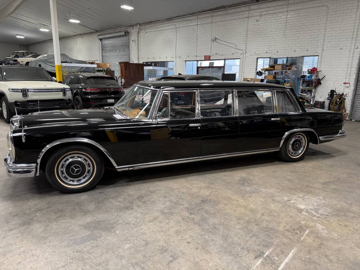 Mercedes-benz-s-class-1964-black-7