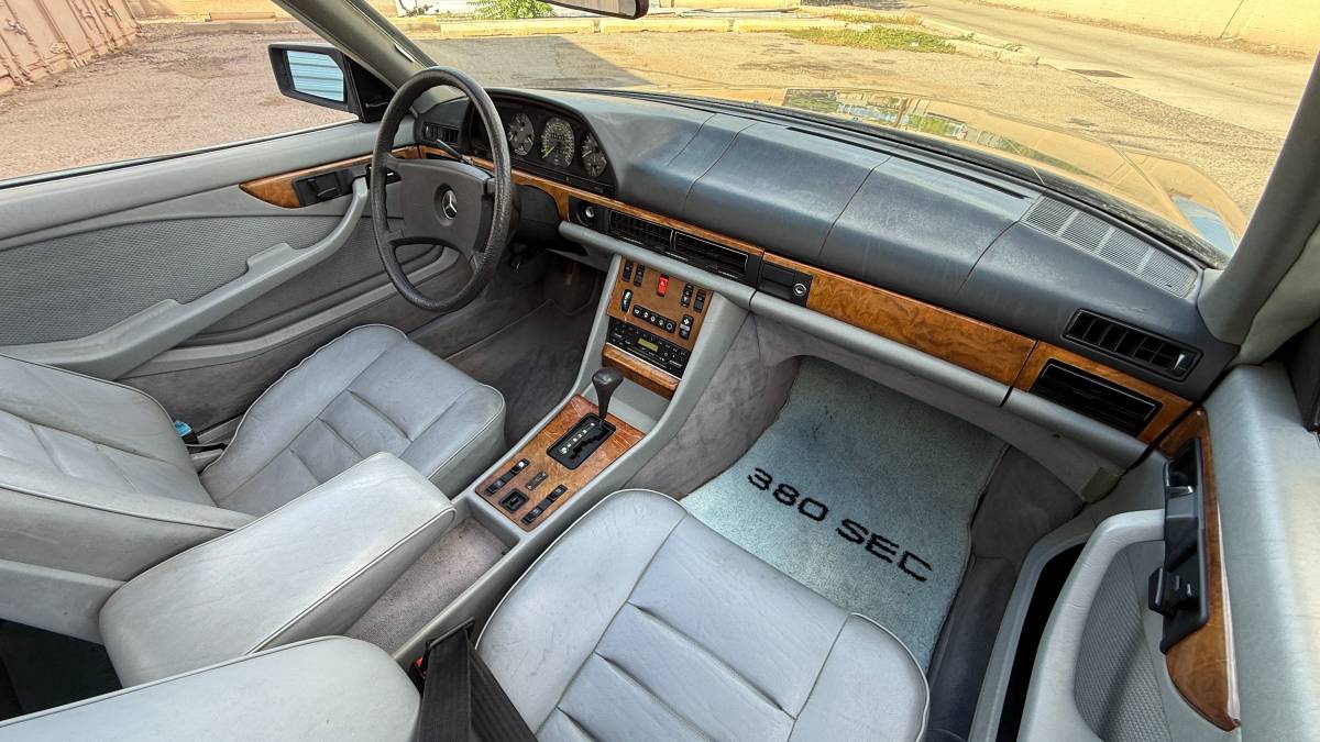 Mercedes-benz-s-class-1983-grey-1