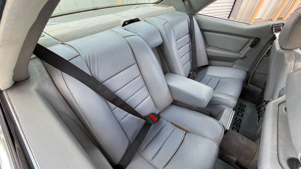 Mercedes-benz-s-class-1983-grey-2