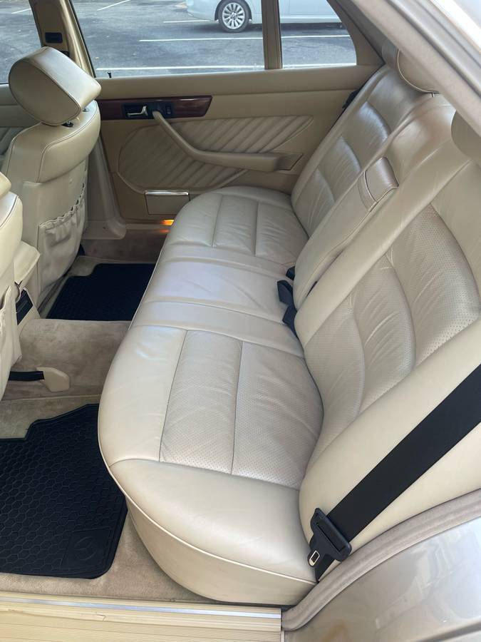 Mercedes-benz-s-class-1988-silver-17