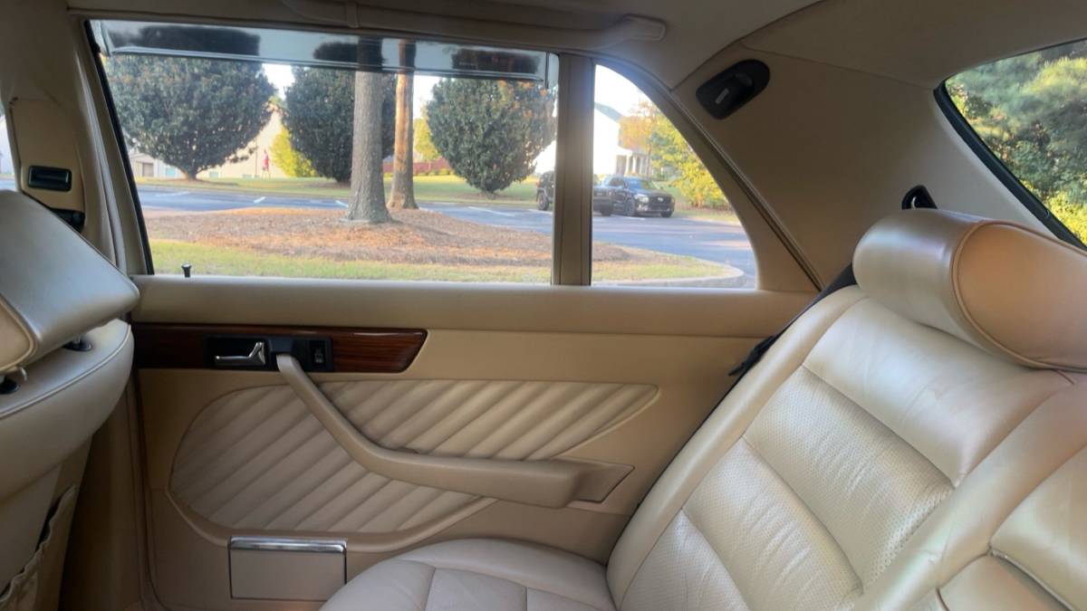 Mercedes-benz-s-class-1988-silver-19