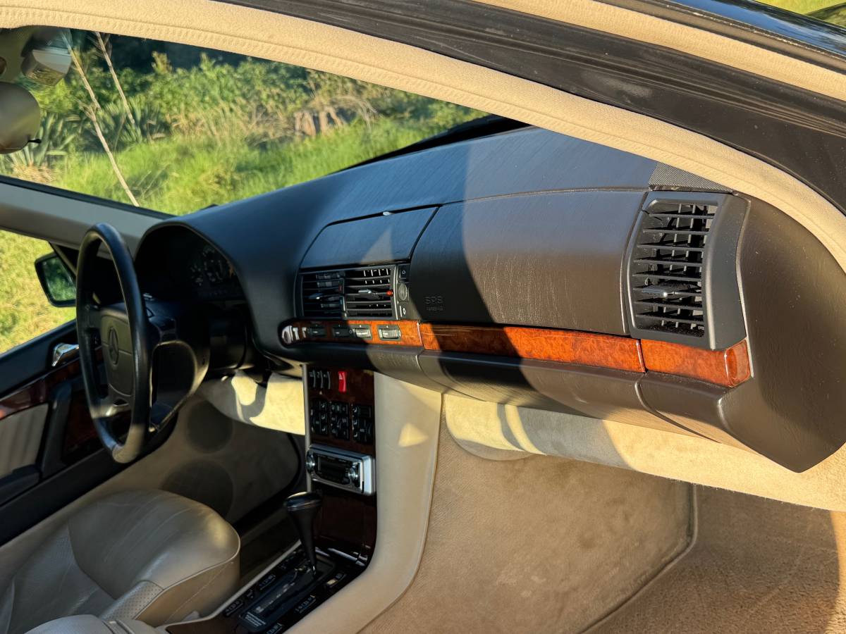 Mercedes-benz-s-class-1992-17