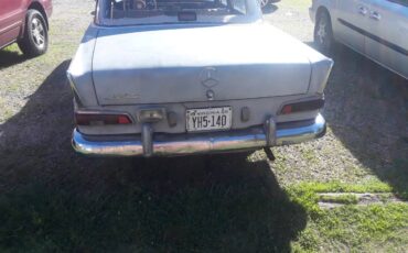 Mercedes-benz-s-class-diesel-1965-4
