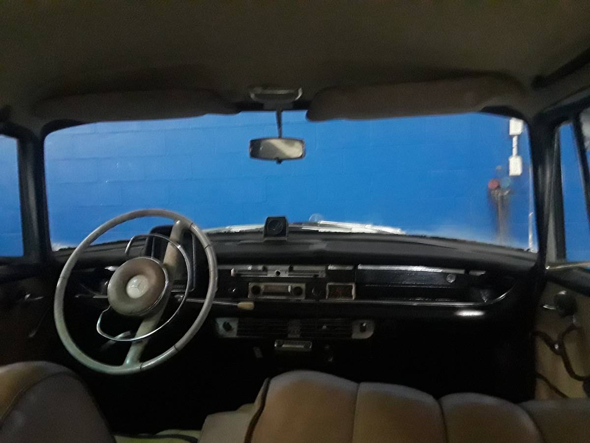 Mercedes-benz-s-class-diesel-1965-5