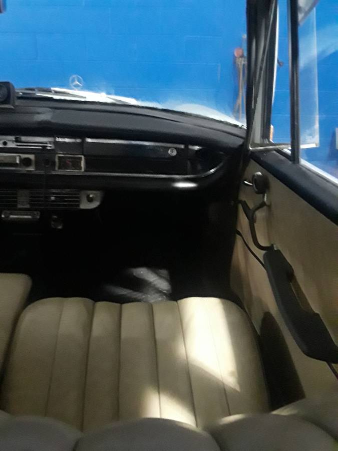 Mercedes-benz-s-class-diesel-1965-6