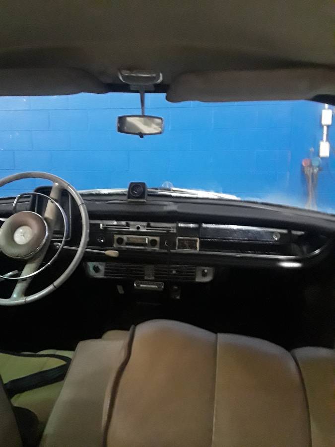 Mercedes-benz-s-class-diesel-1965-8