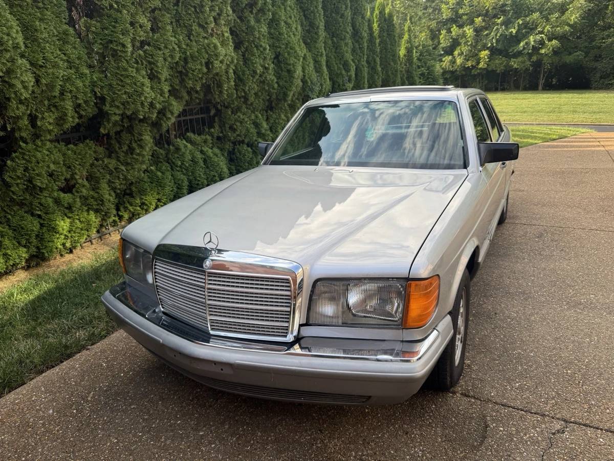 Mercedes-benz-s-class-diesel-1982