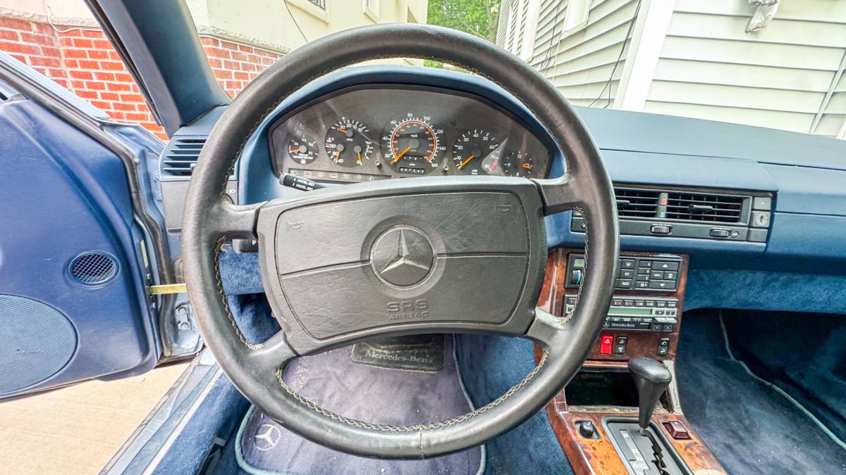 Mercedes-sl300-1990-blue-14