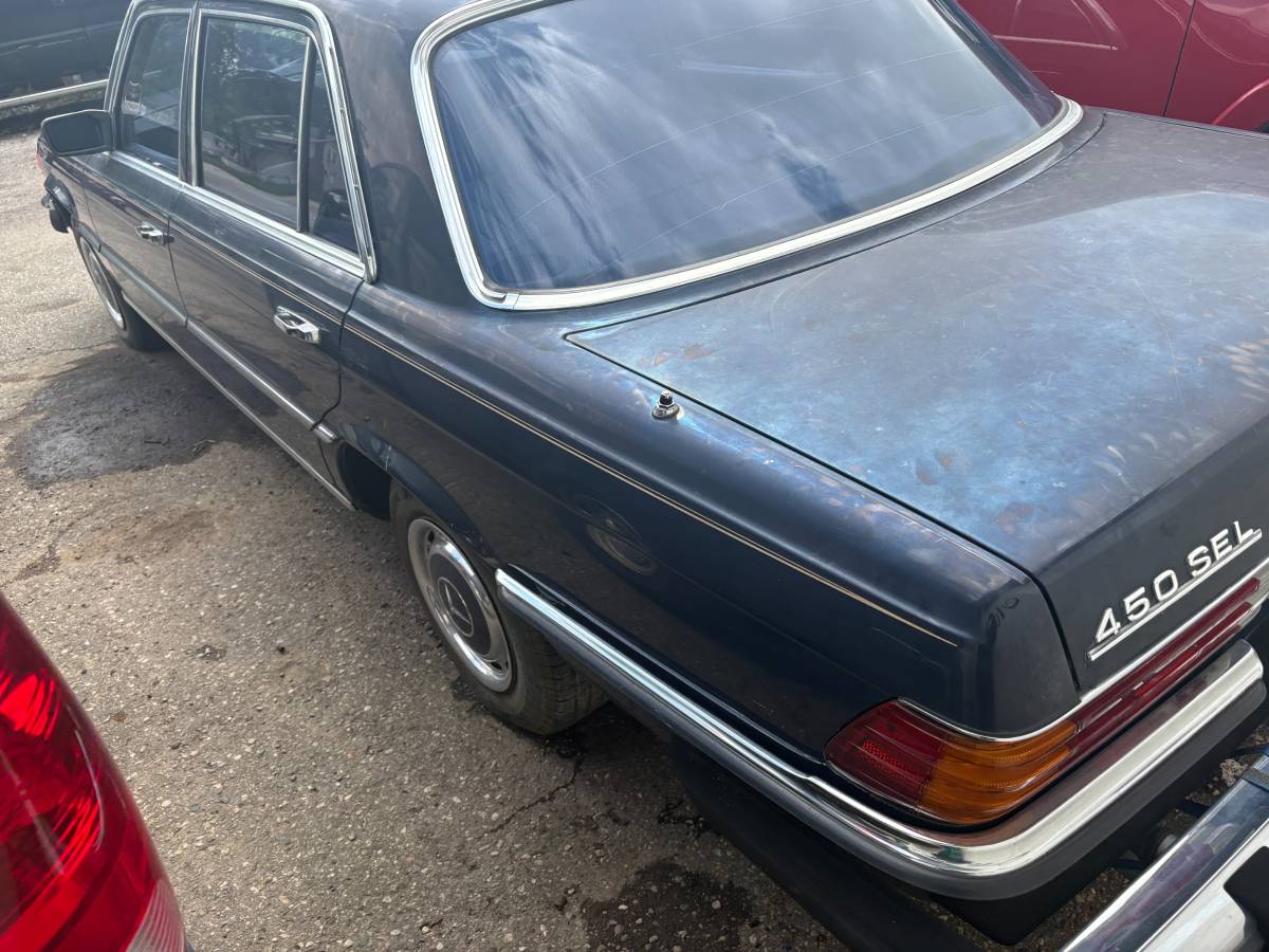 Mercedes-sle-1976-blue-1