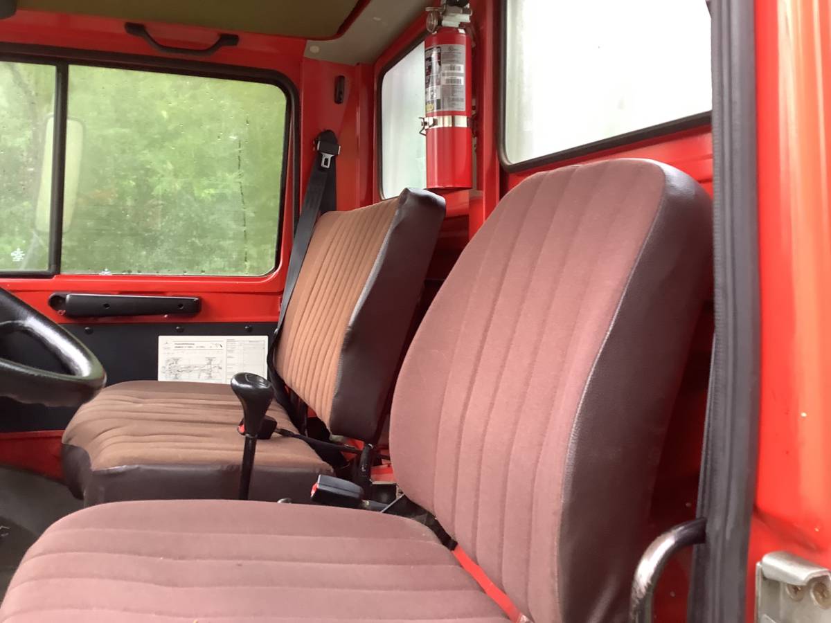 Mercedes-unimog-diesel-1984-red-2