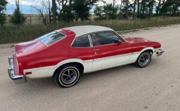 Mercury-Comet-1977-Ford-12