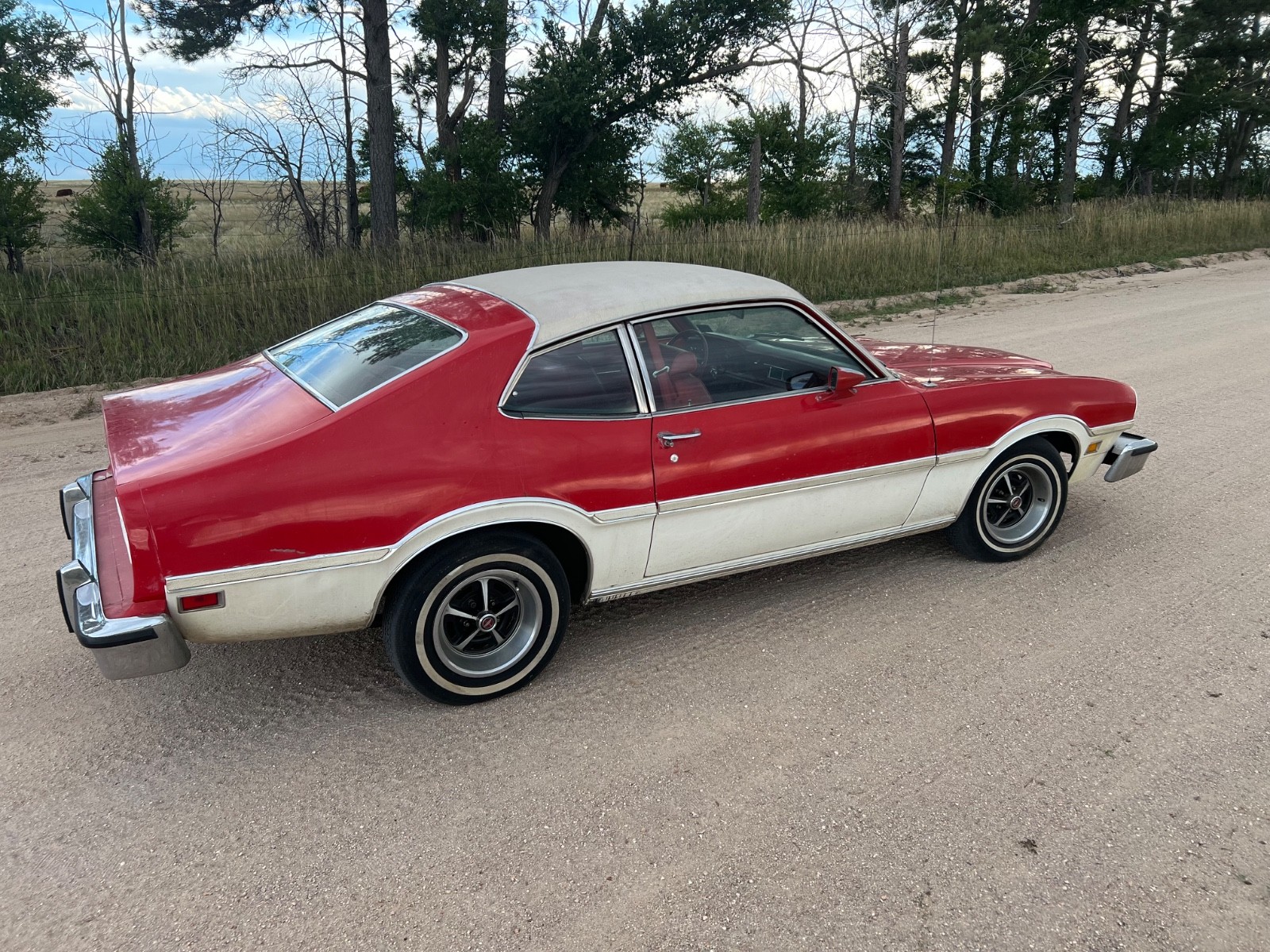 Mercury-Comet-1977-Ford-12
