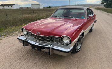 Mercury-Comet-1977-Ford-2