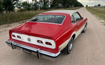 Mercury-Comet-1977-Ford-4