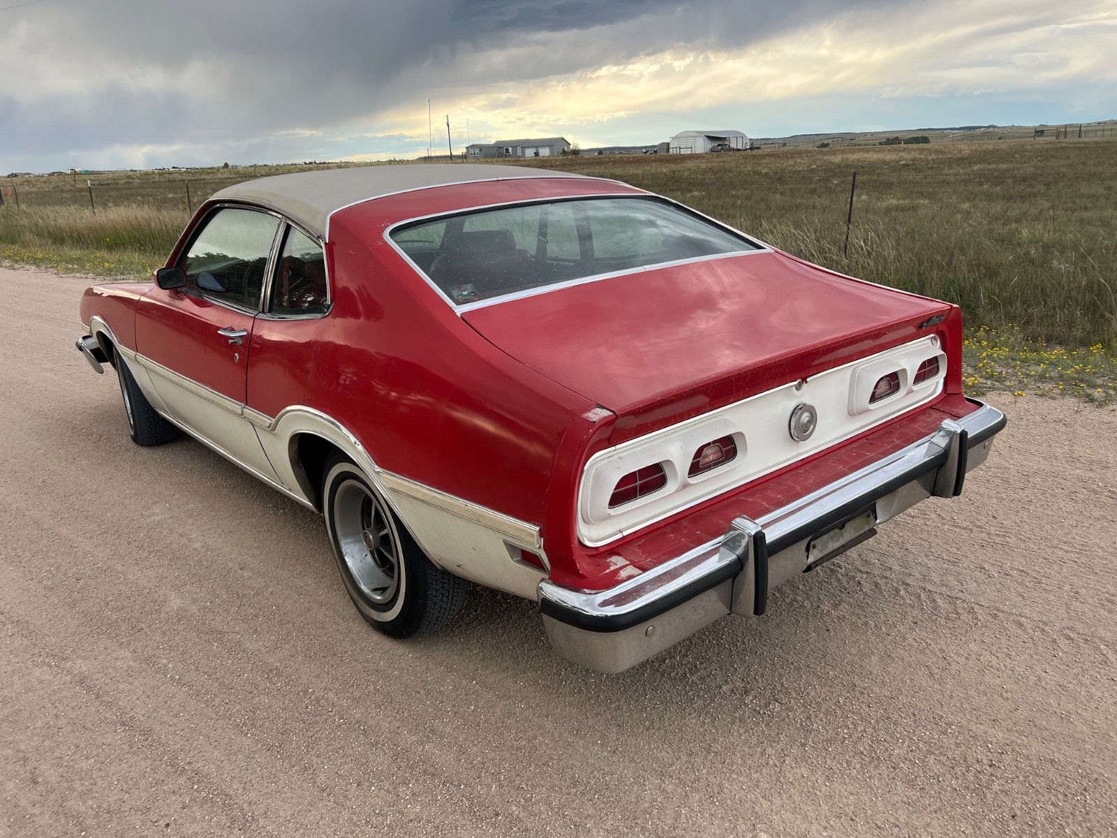 Mercury-Comet-1977-Ford-5