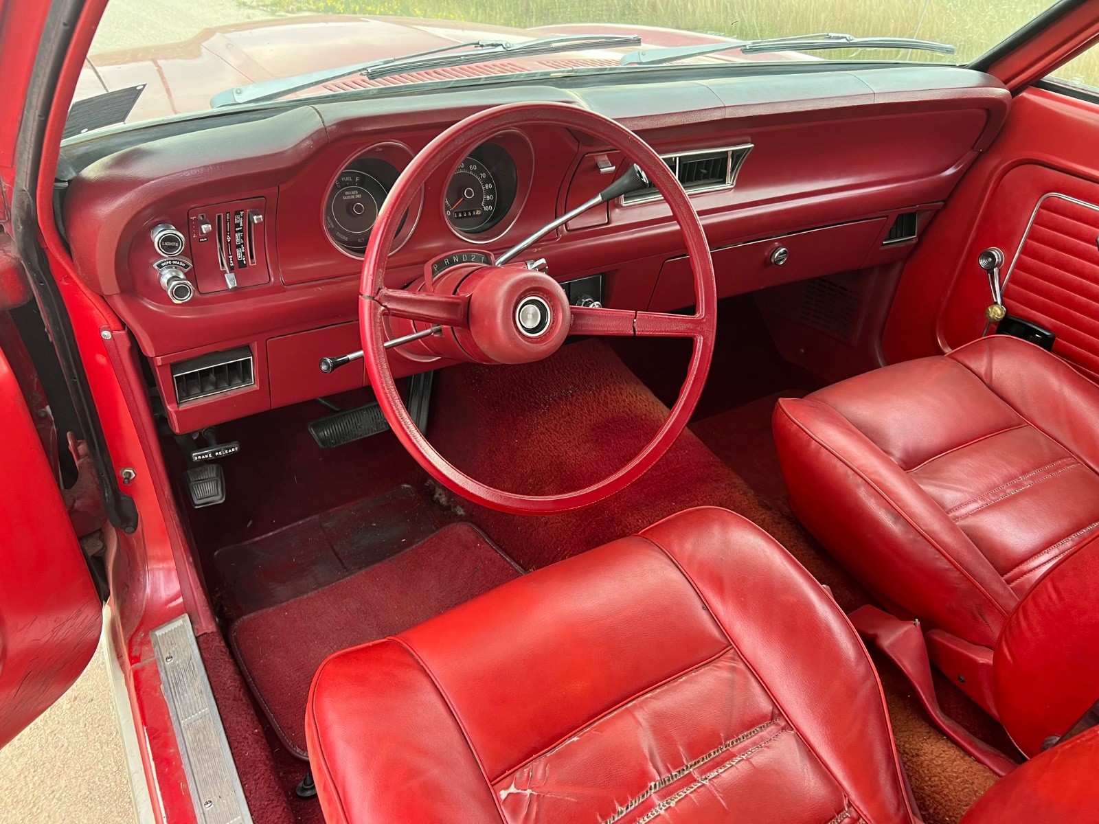 Mercury-Comet-1977-Ford-7
