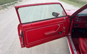 Mercury-Comet-1977-Ford-8