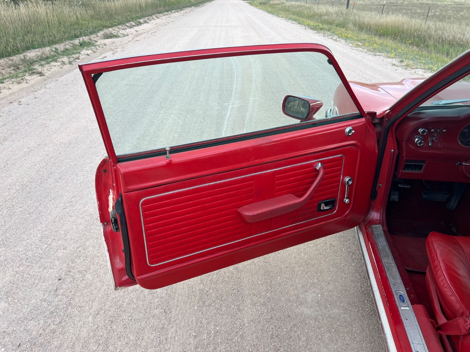 Mercury-Comet-1977-Ford-8