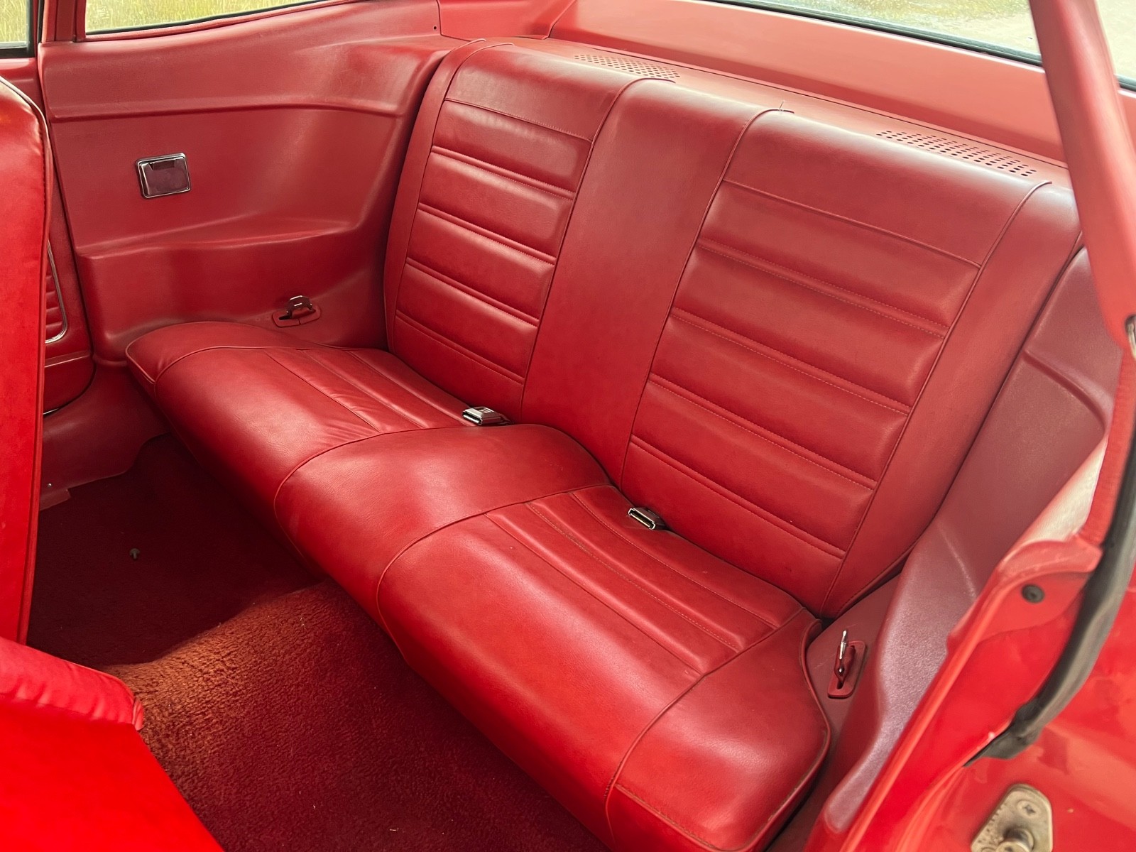 Mercury-Comet-1977-Ford-9