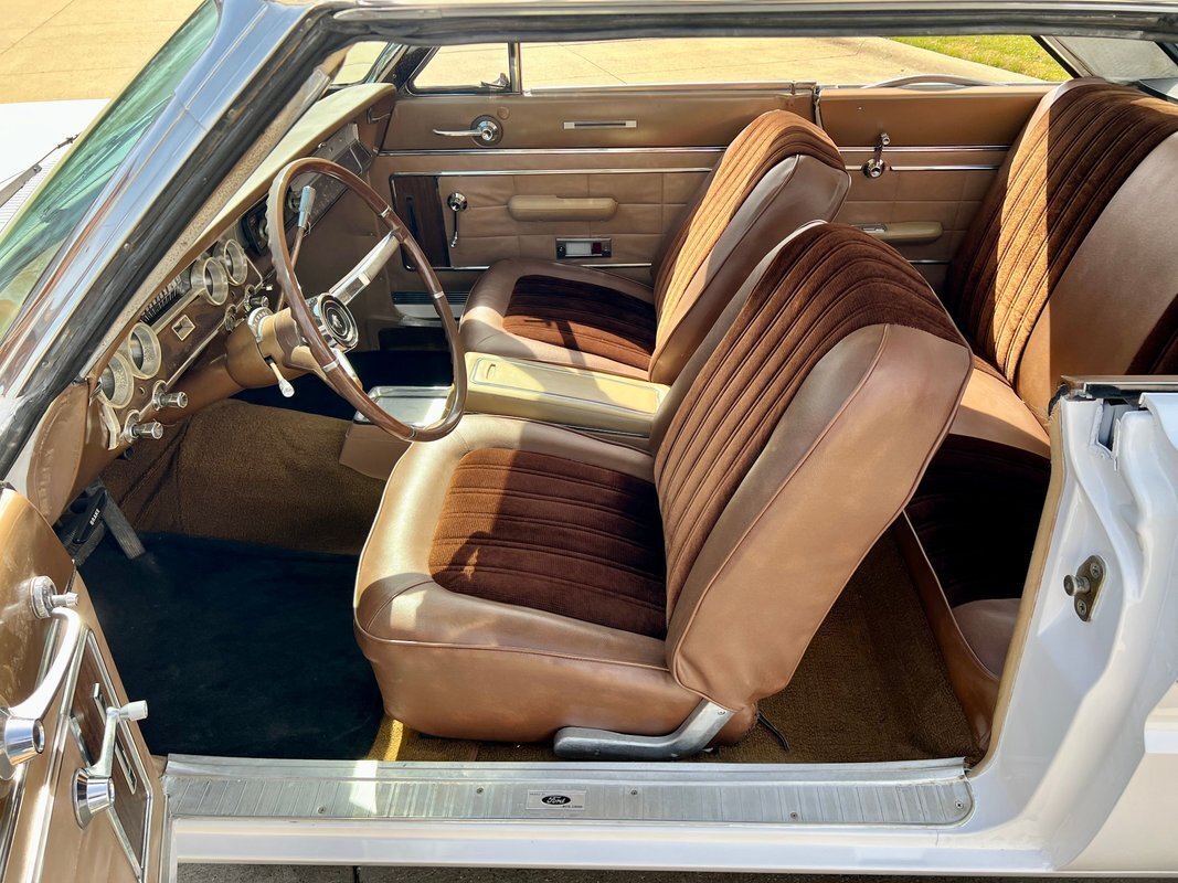 Mercury-Comet-Caliente-1964-Coupe-37