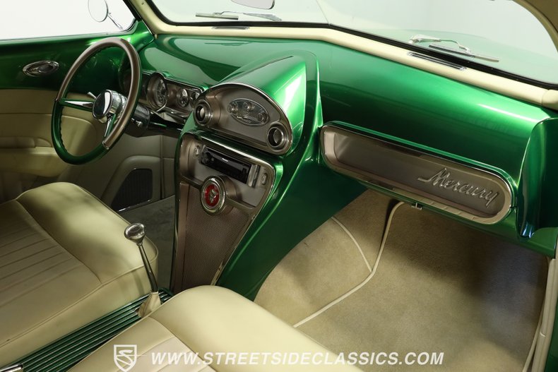 Mercury-Convertible-1949-Sour-Apple-Green-Almond-12