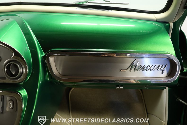 Mercury-Convertible-1949-Sour-Apple-Green-Almond-14