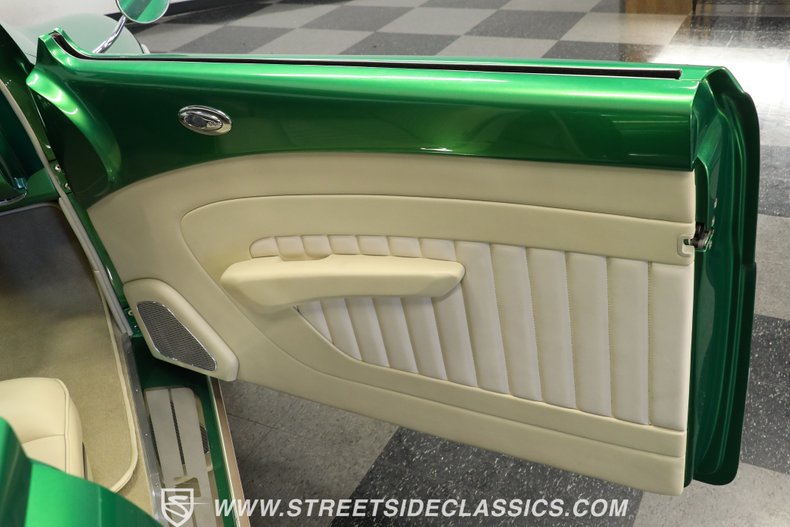 Mercury-Convertible-1949-Sour-Apple-Green-Almond-15