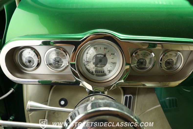 Mercury-Convertible-1949-Sour-Apple-Green-Almond-39