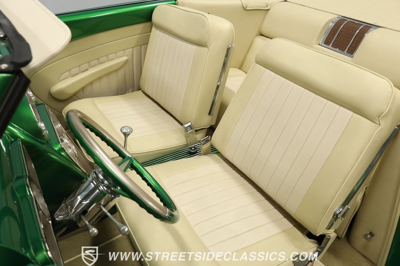 Mercury-Convertible-1949-Sour-Apple-Green-Almond-44