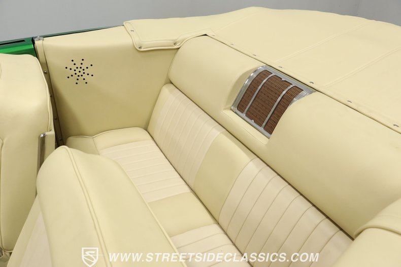 Mercury-Convertible-1949-Sour-Apple-Green-Almond-45