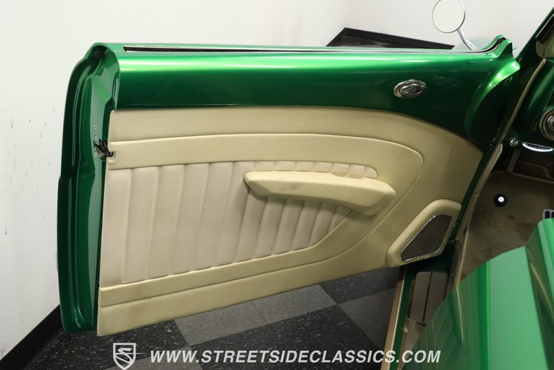 Mercury-Convertible-1949-Sour-Apple-Green-Almond-9
