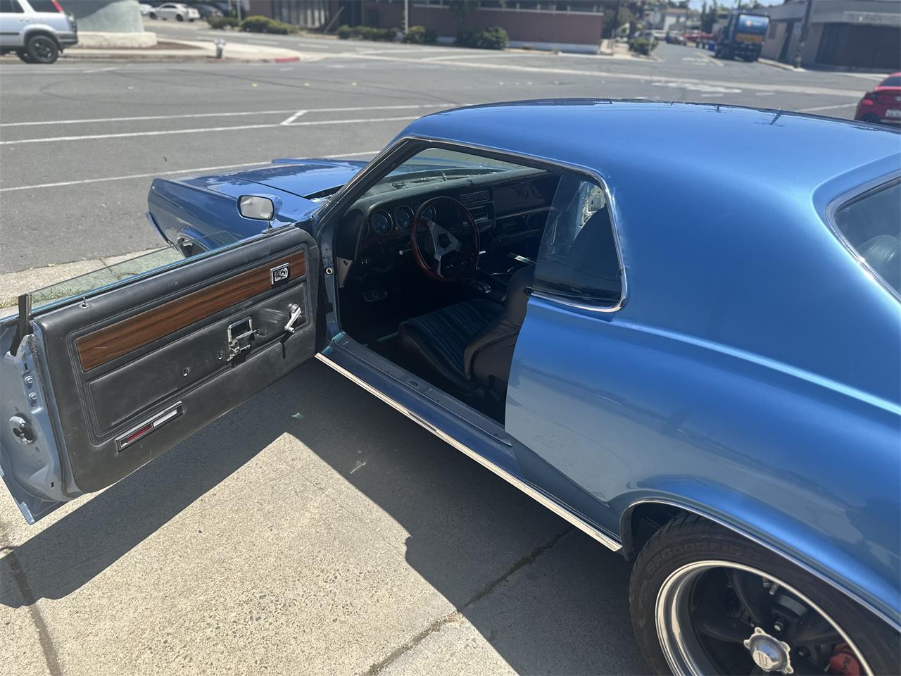 Mercury-Cougar-1969-Light-Blue-Black-and-Blue-13