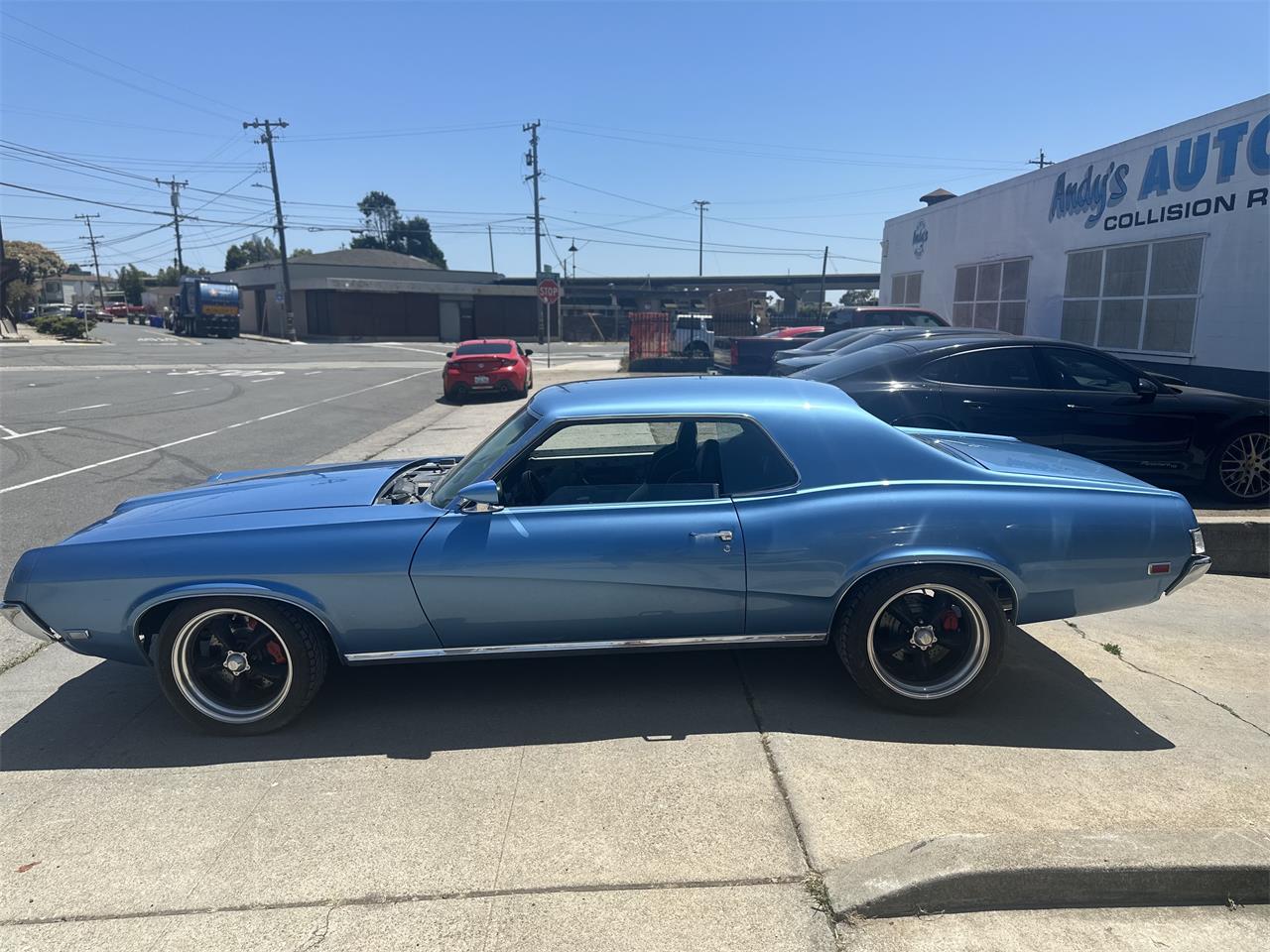 Mercury-Cougar-1969-Light-Blue-Black-and-Blue-14