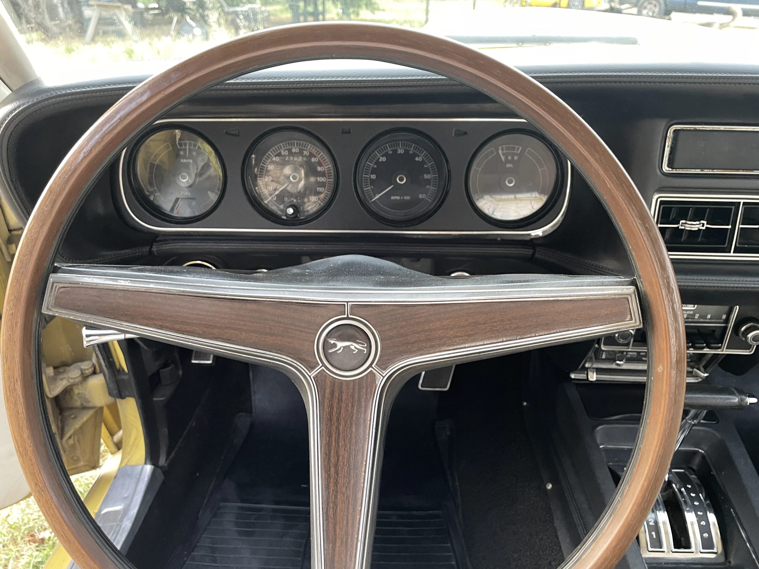 Mercury-Cougar-1969-Yellow-White-10
