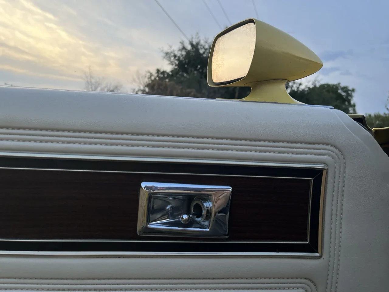 Mercury-Cougar-1969-Yellow-White-17